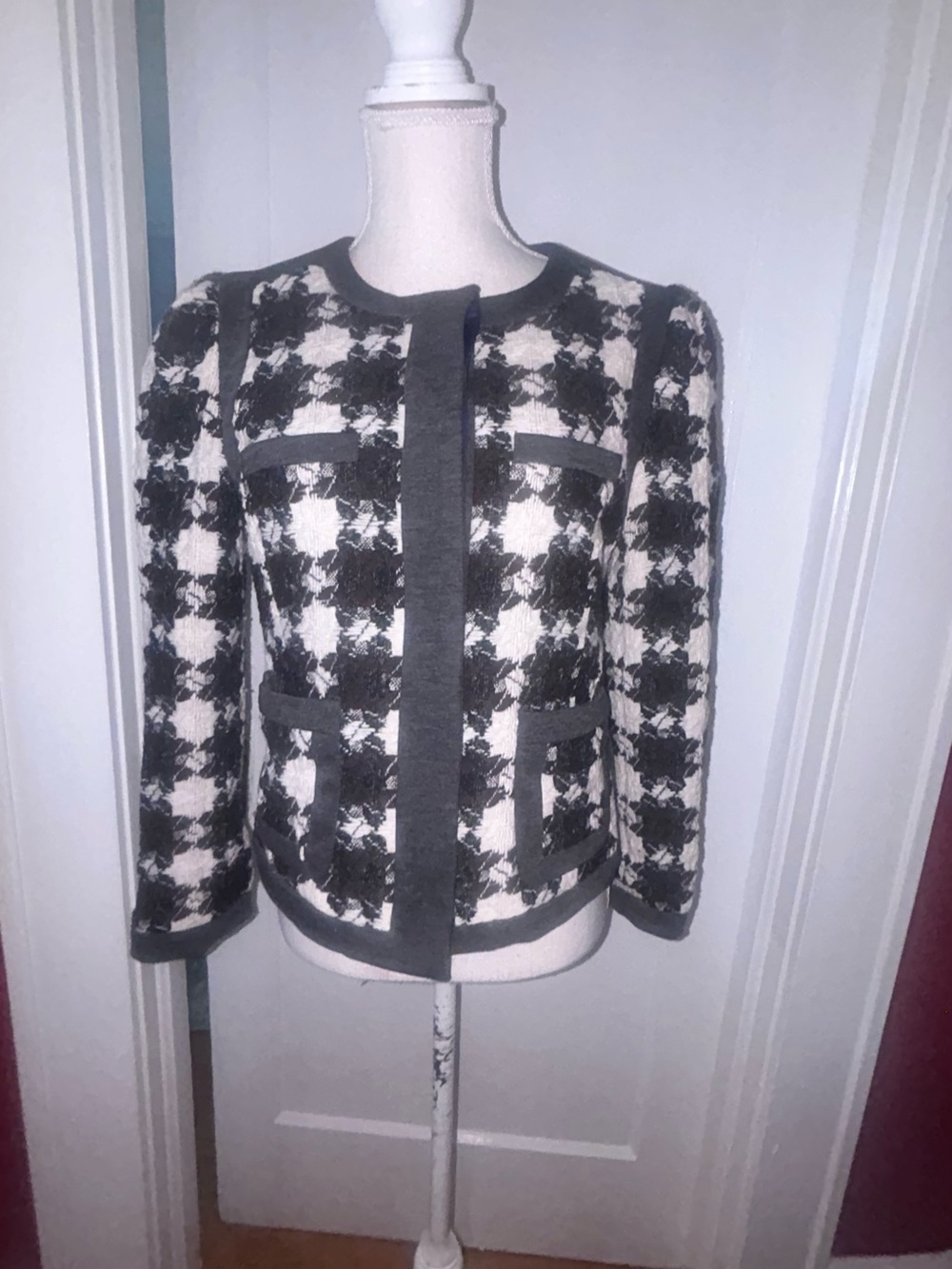 Womens Black gray and White Tweed Jacket by Claude Brown size 6